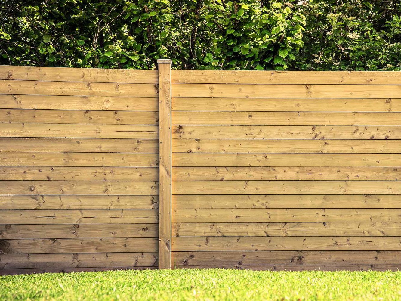 Henrico County VA horizontal style wood fence